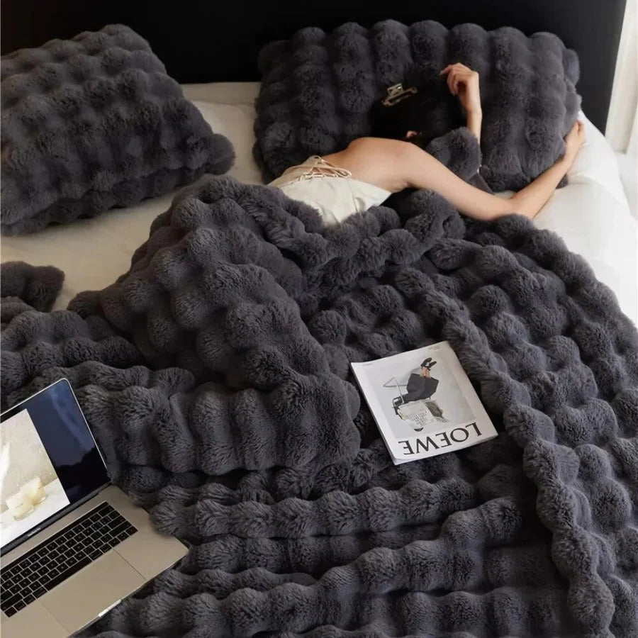 All Season Blanket with Elegant Design | Ventayan