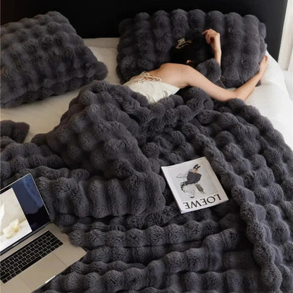 All Season Blanket with Elegant Design | Ventayan